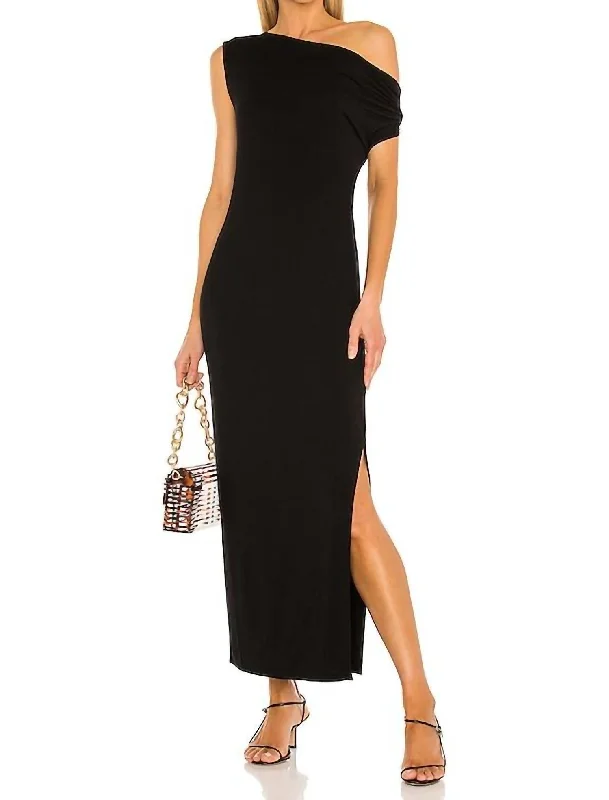 Luxe Knit Exposed Shoulder Dress In Black